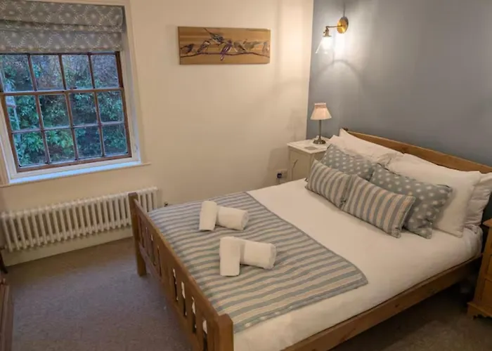 Rock View Cottage, 2 Bedrooms Near Alton Towers