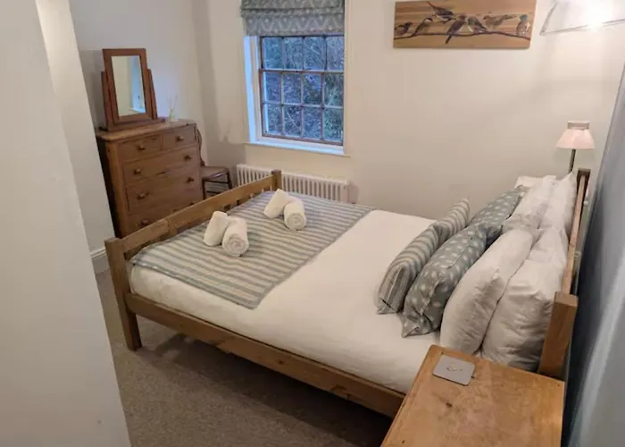 Rock View Cottage, 2 Bedrooms Near Alton Towers