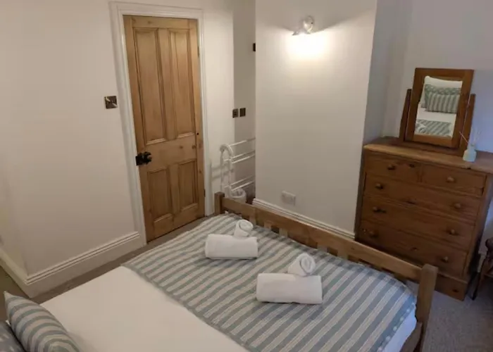 Rock View Cottage, 2 Bedrooms Near Alton Towers