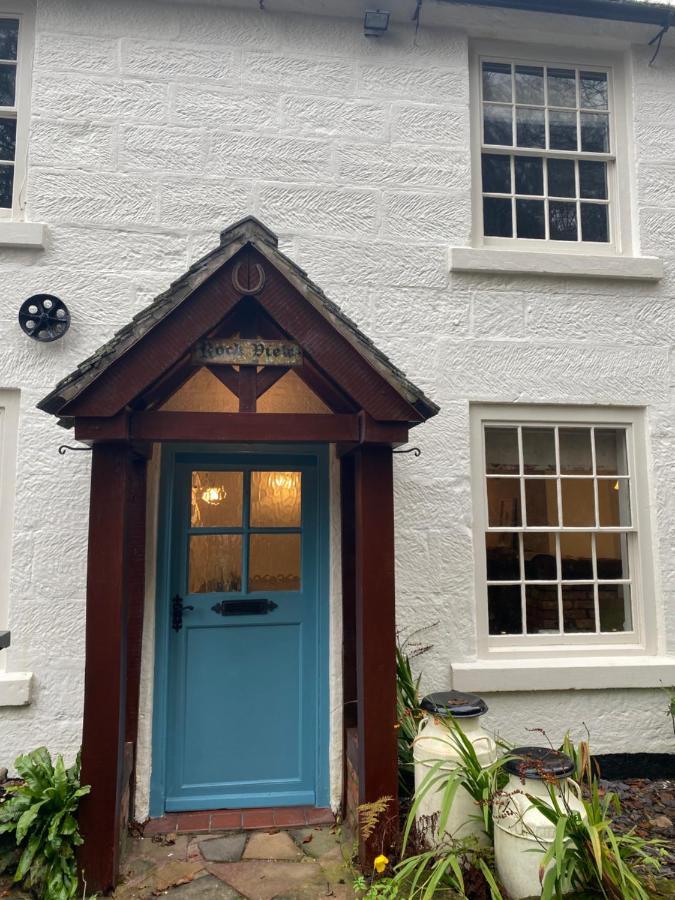 Rock View Cottage, 2 Bedrooms Near Towers Alton (Staffordshire)